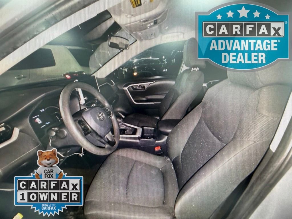Used 2025  Toyota LE image 6