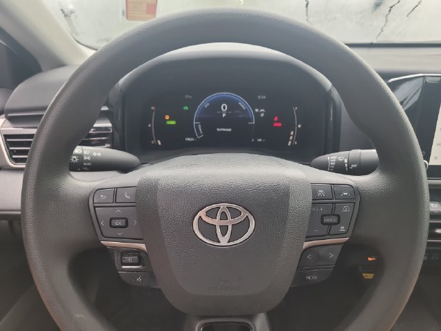 Used 2025 White Toyota LE image 25
