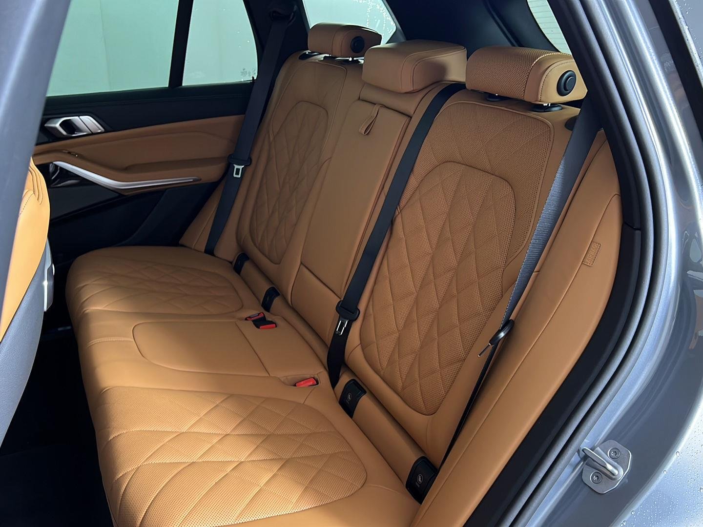 New 2026 Skyscraper Grey Metallic BMW xDrive40i image 21