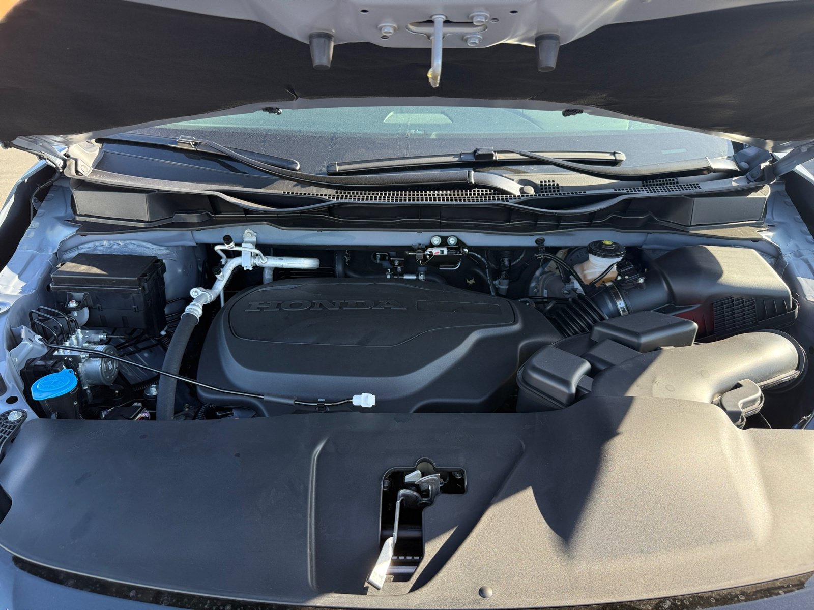 New 2027 Sonic Gray Pearl Honda Touring image 20
