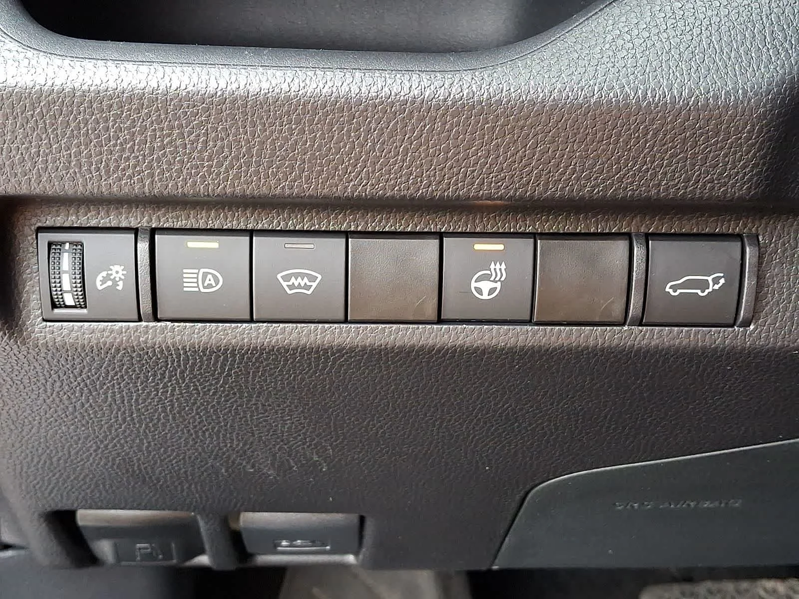 Used 2025 Magnetic Gray Metallic Toyota XLE Premium image 27