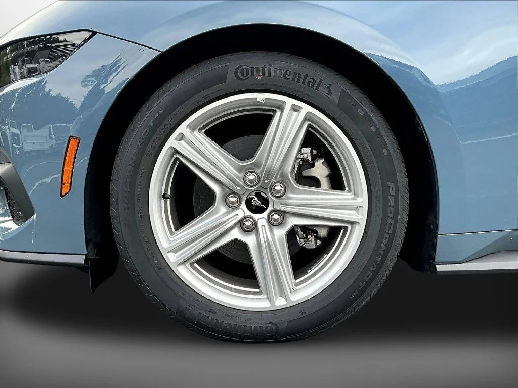 2026 Ford Mustang EcoBoost Fastback - Photo 13