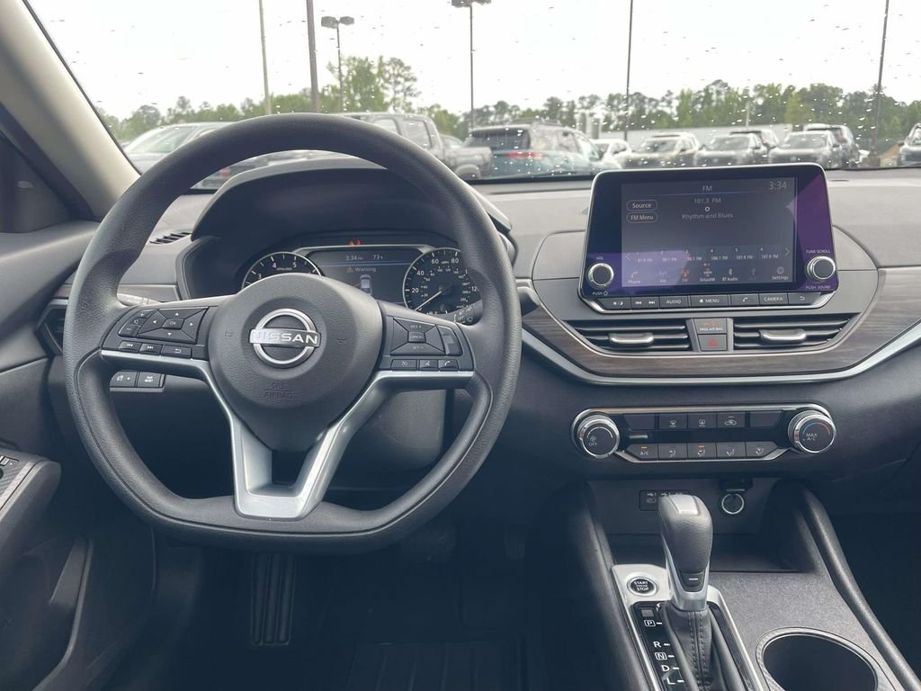 Used 2025 Gray Nissan 2.5 SV image 11