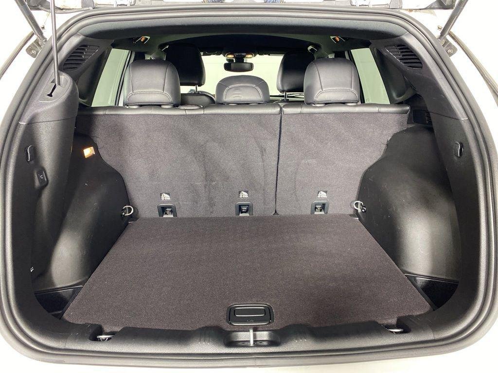 Used 2023 Bright White Clearcoat Jeep Latitude image 21
