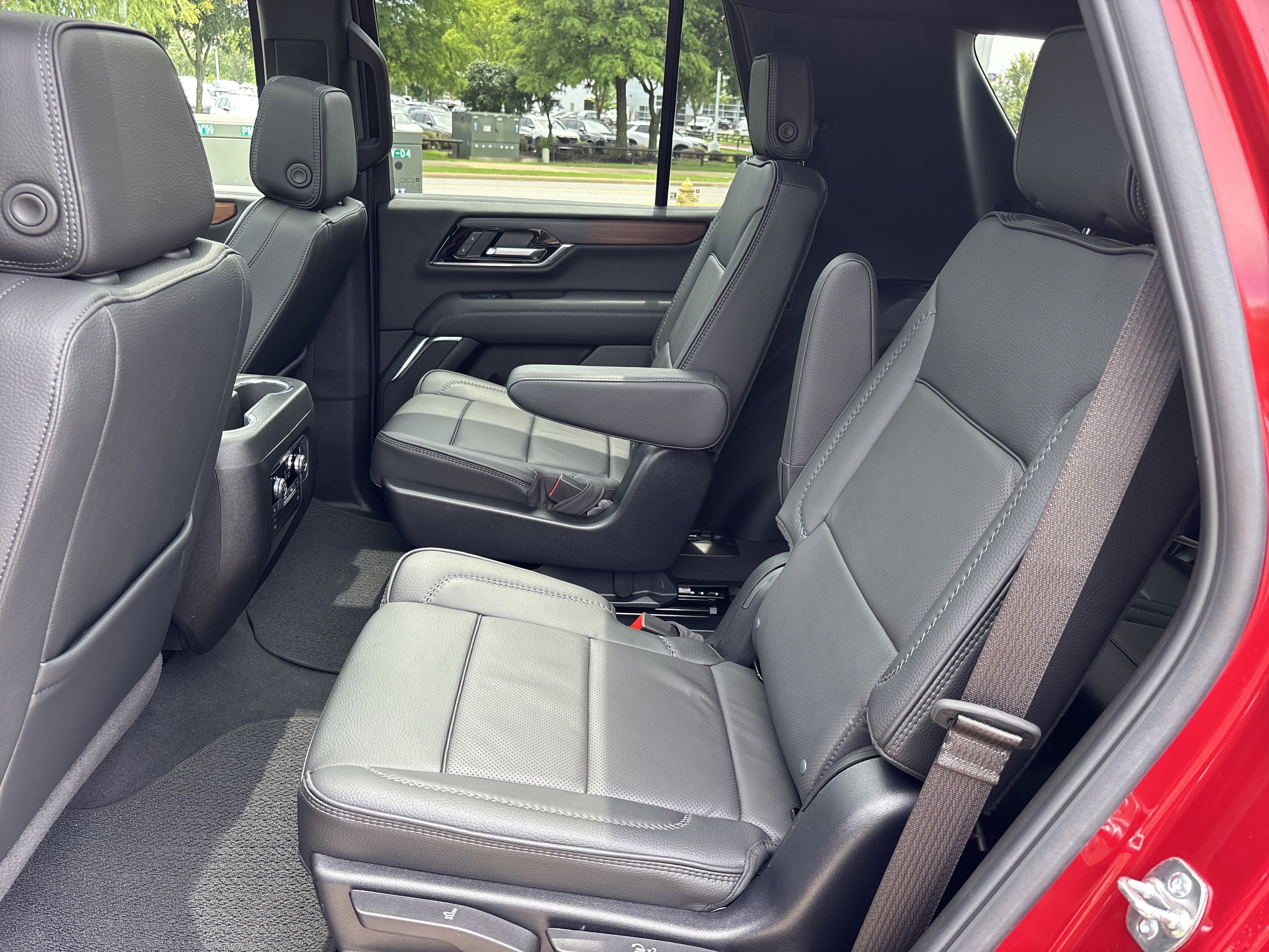 Used 2025 Volcanic Red Tintcoat GMC Denali 4WD image 17
