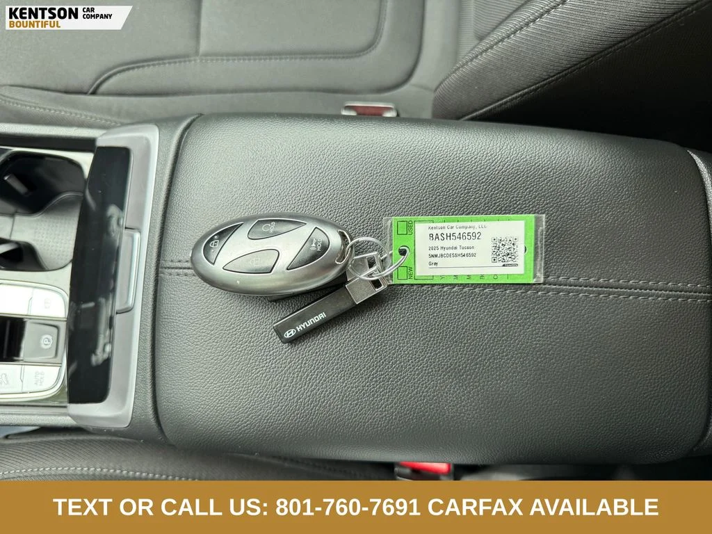Used 2025 Gray Hyundai SEL image 28