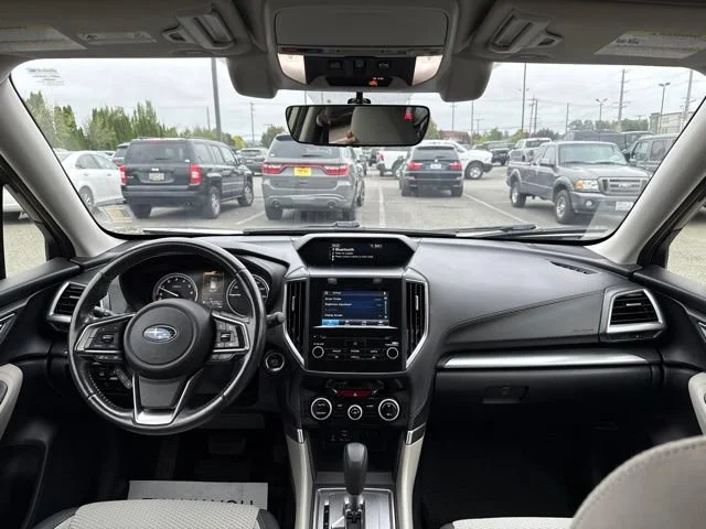 Used 2020 Jasper Green Metallic Subaru Premium image 17