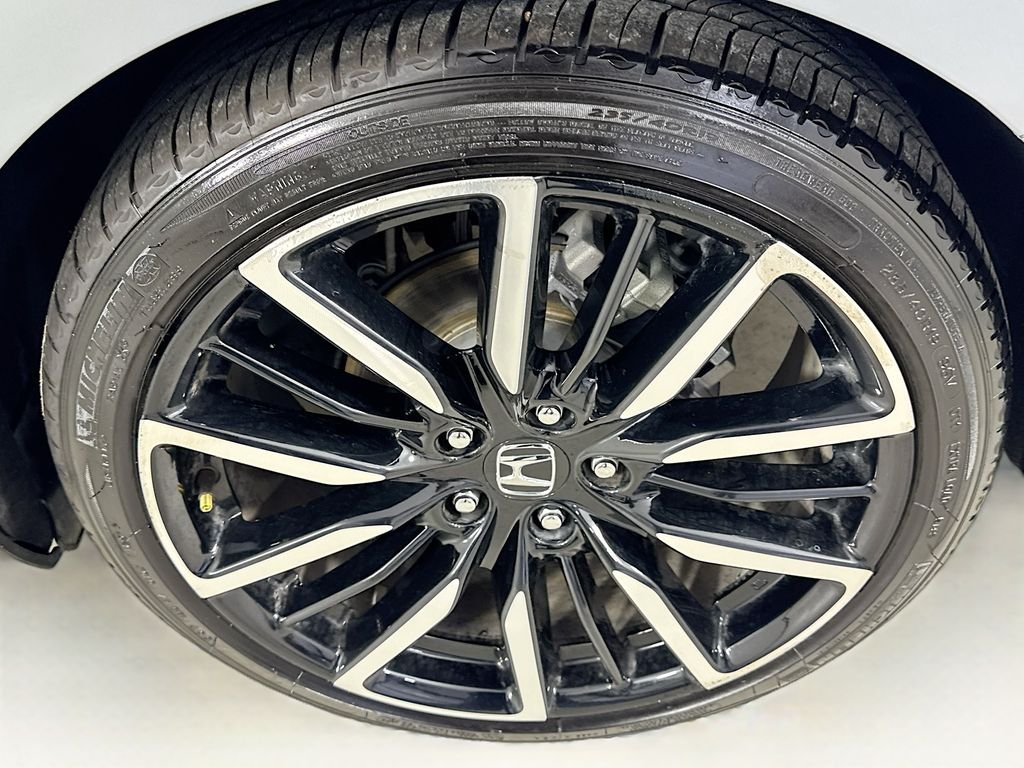 Certified Used 2025 Urban Gray Pearl Honda HYBRID TOURING image 39