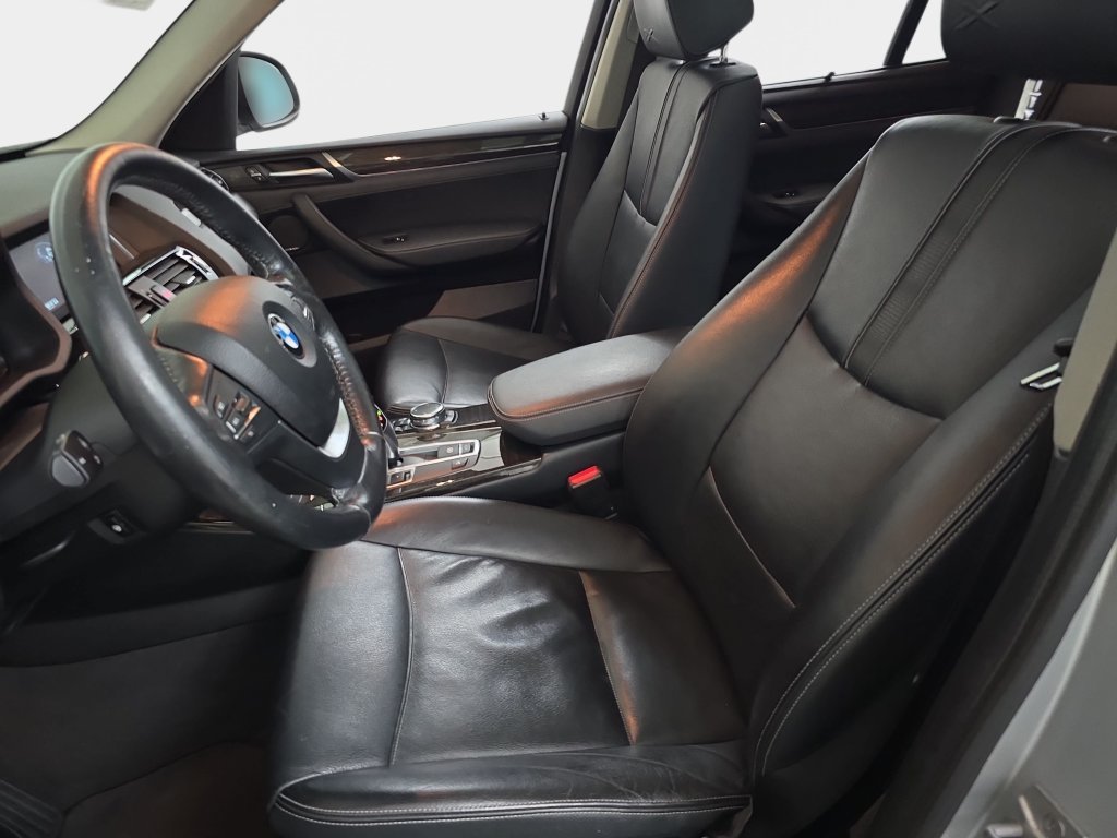Used 2016 Glacier Silver Metallic BMW xDrive28d image 17