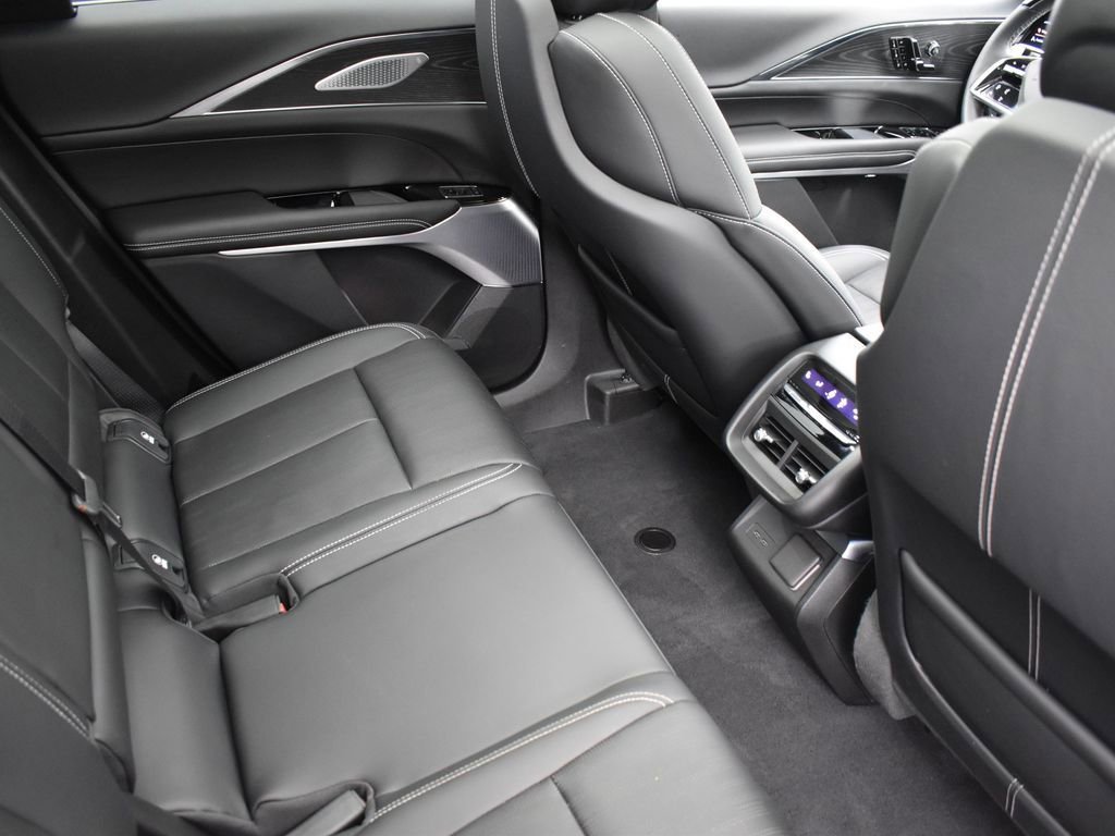 2024 CADILLAC LYRIQ - Image 28