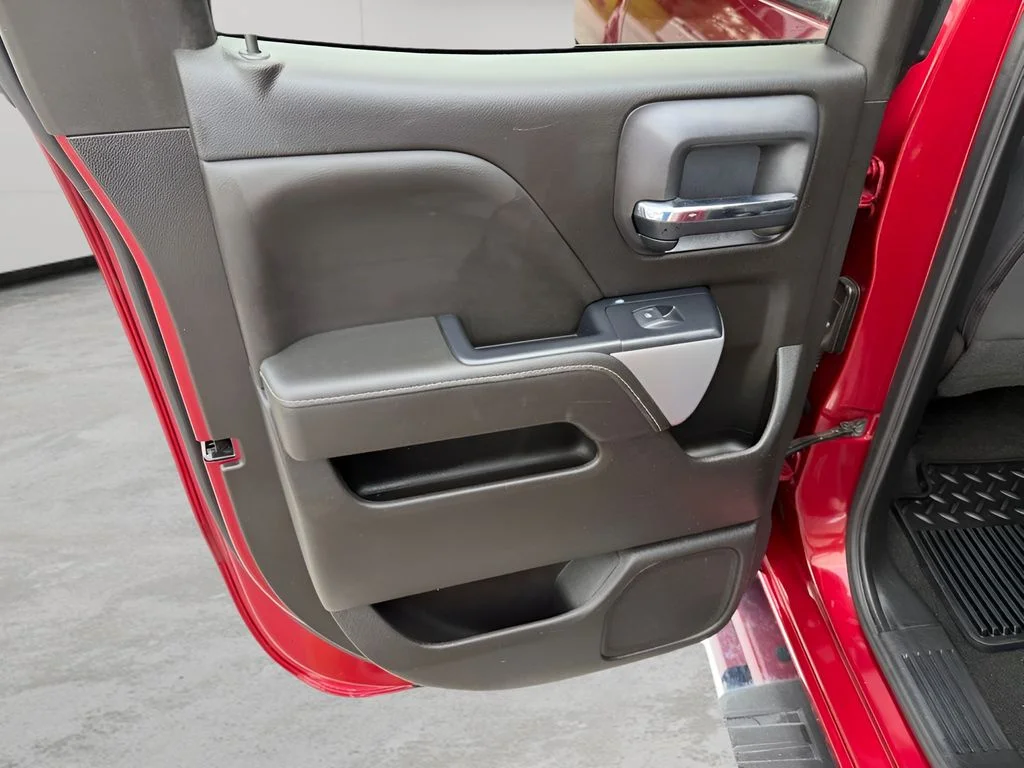 Used 2018 Cajun Red Tintcoat Chevrolet LT image 11