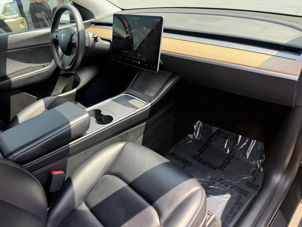 Used 2022 Black Tesla Long Range image 3