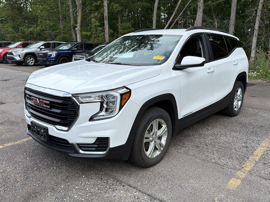 Used 2024 Summit White GMC SLE image 12