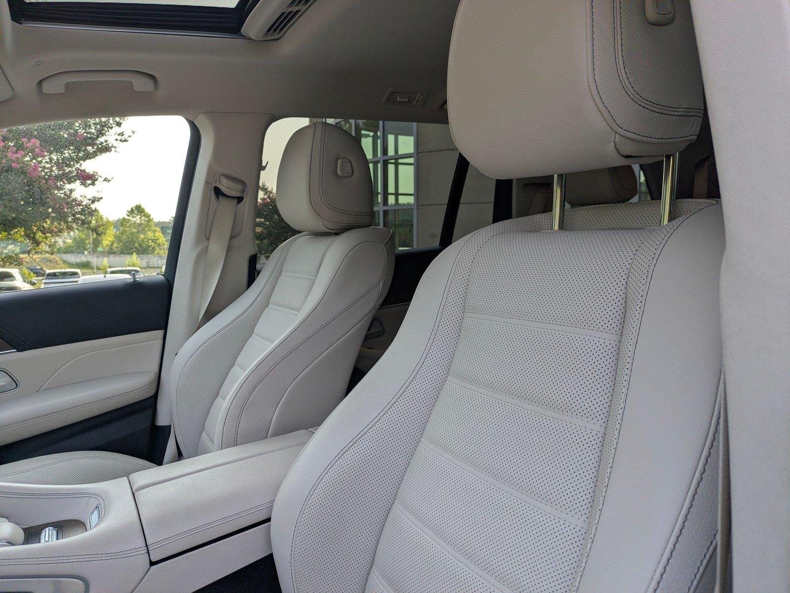 Used 2022 MANUFAKTUR Diamond White Bright Mercedes-Benz GLS 450 image 14