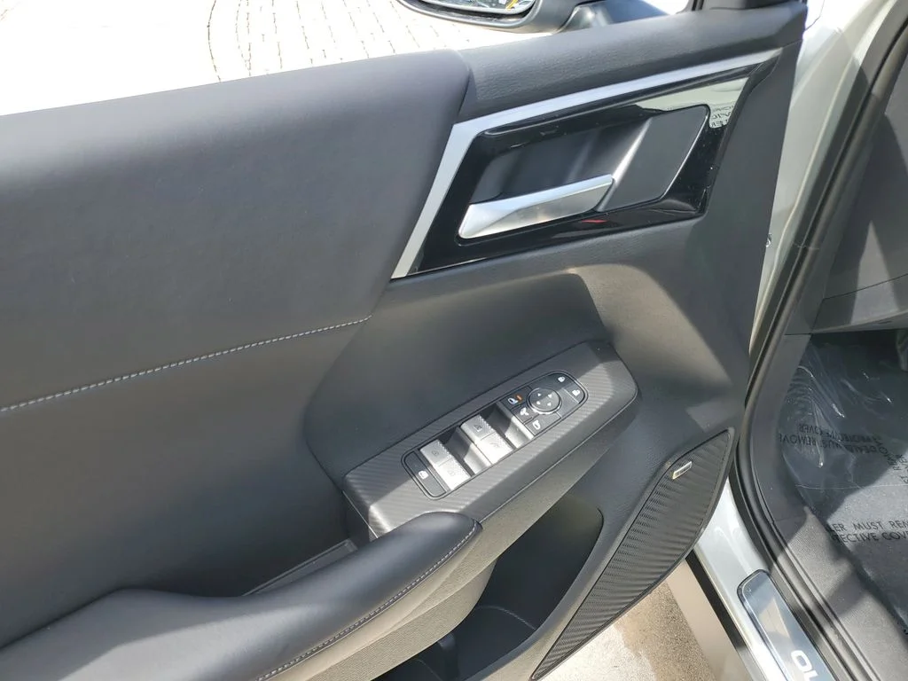 2025 Mitsubishi Outlander SE - Photo 19