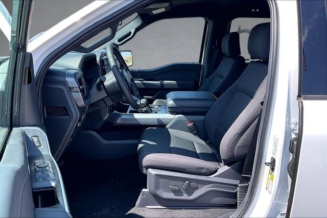 New 2026 Oxford White Ford XLT image 8