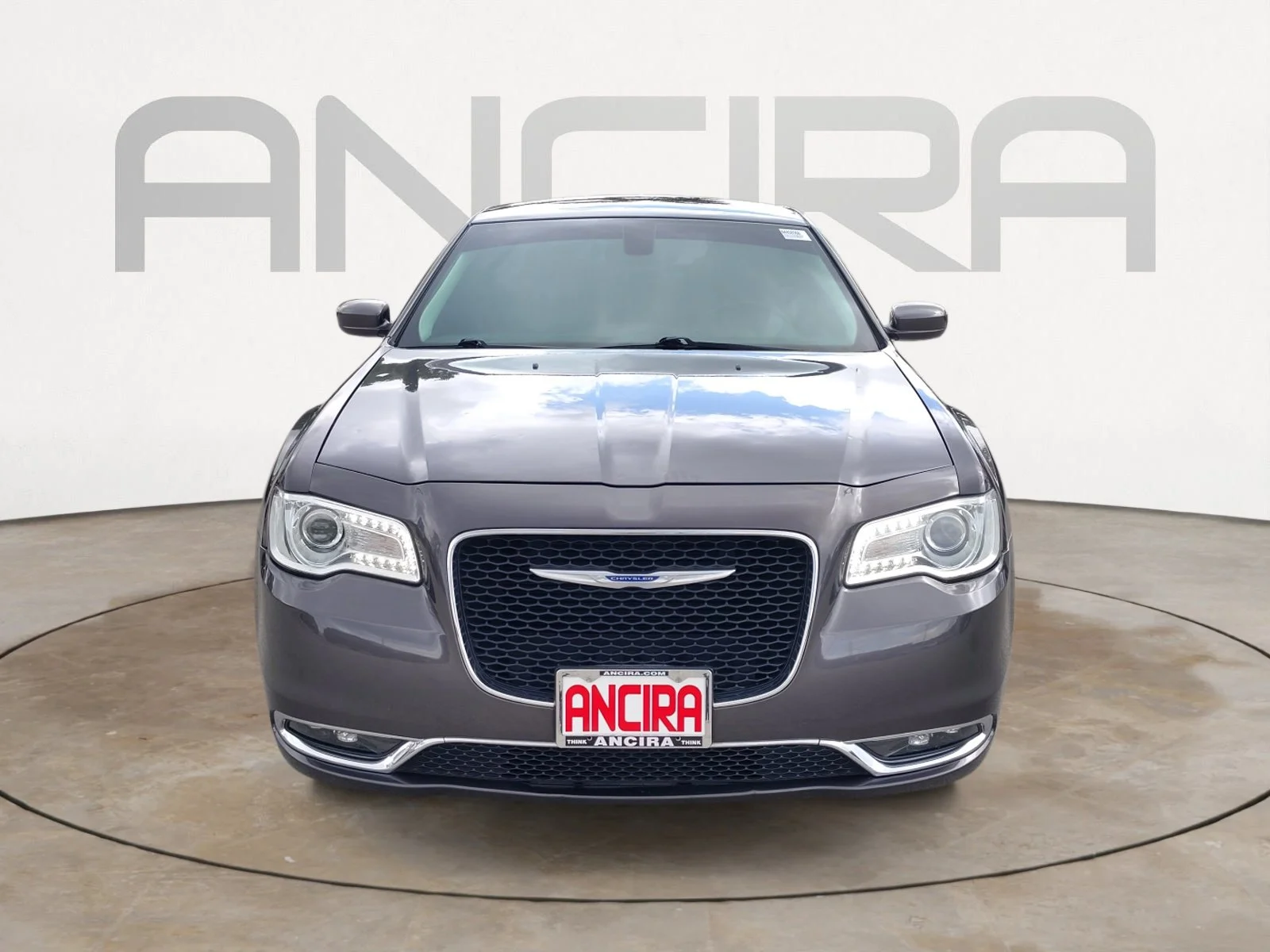 Used 2018 Granite Crystal Metallic Clearcoat Chrysler Touring image 7