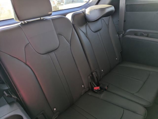 2025 Kia Sorento S - Photo 15