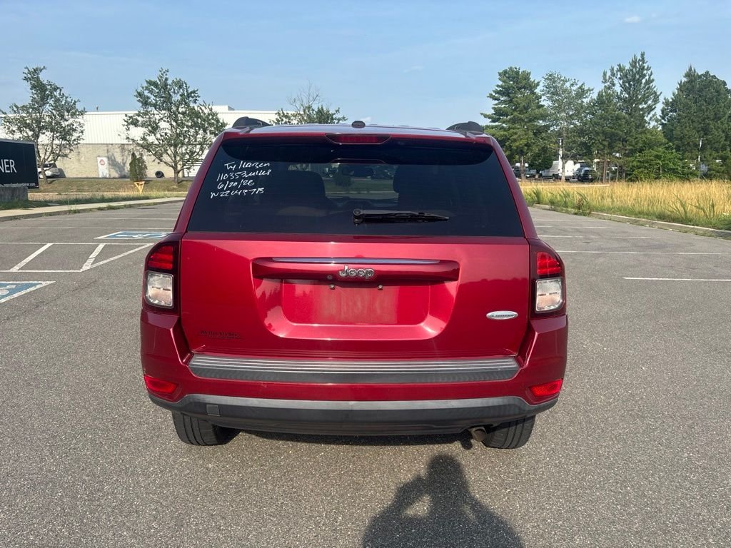 Used 2016 Red Jeep Latitude image 6