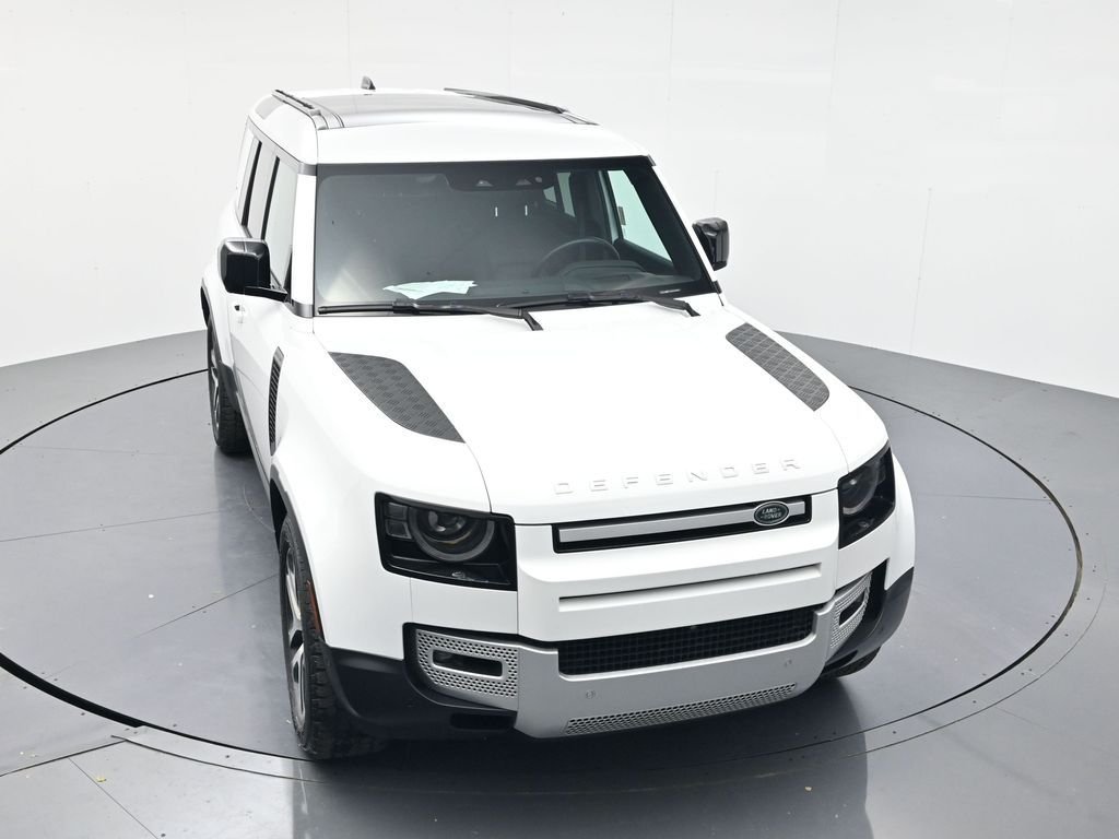 Used 2024 Fuji White Land Rover S image 37