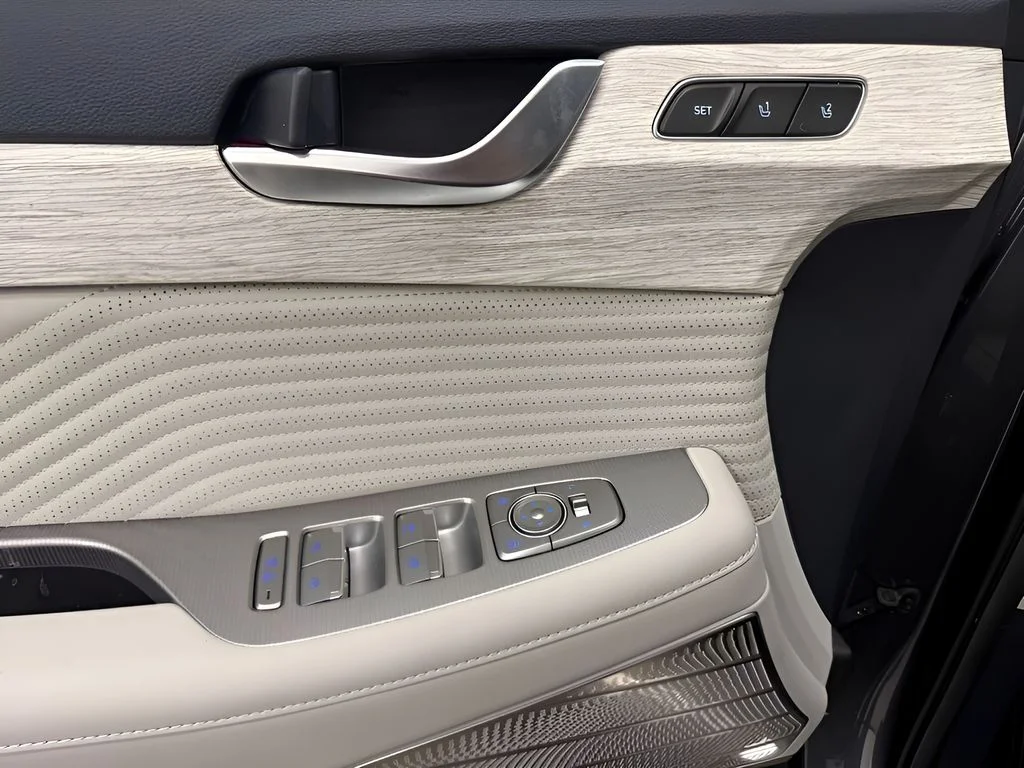 Used 2025 Gray Hyundai Calligraphy image 11