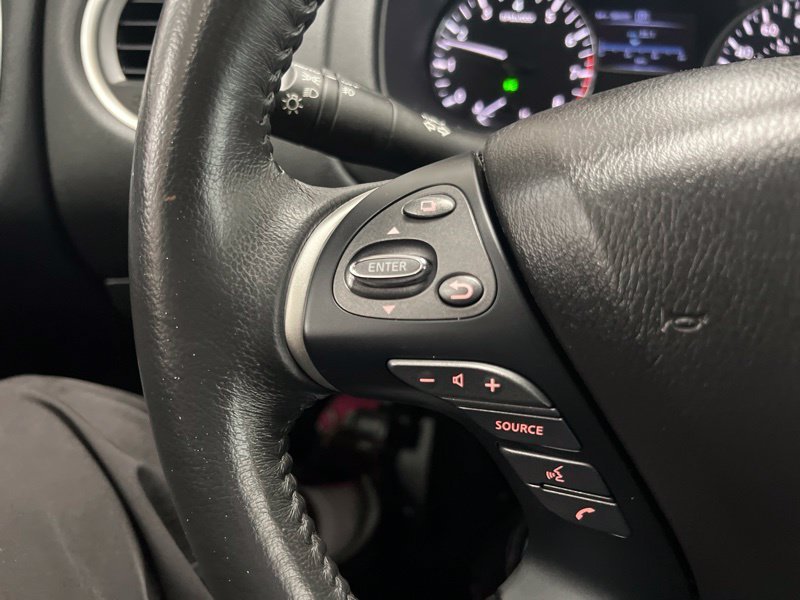 Used 2017 White Nissan Platinum image 23