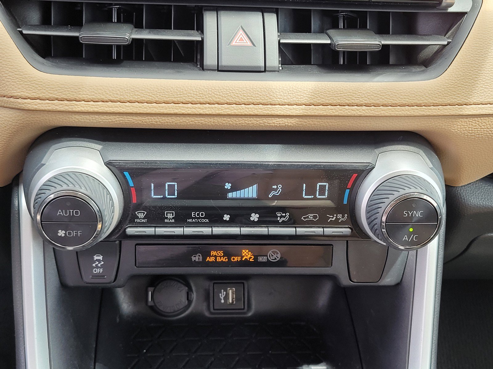 Used 2024  Toyota Hybrid LE image 21