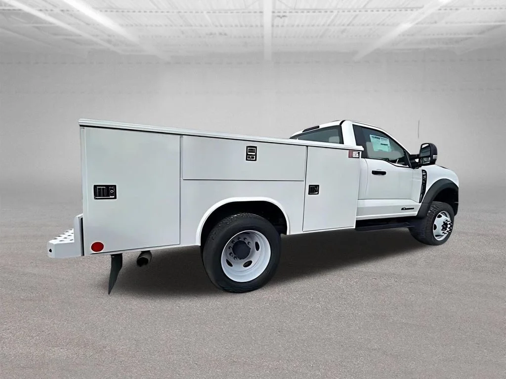 New 2025 Oxford White Ford F-550® XL image 9
