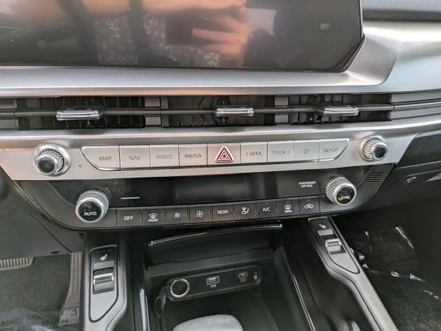 Used 2024 Silver Kia S image 22