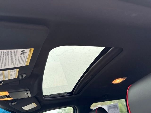 Used 2014  Ford Limited image 21