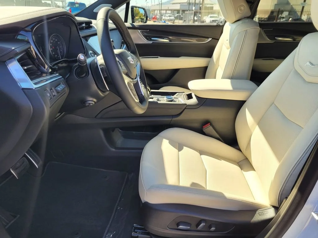 2025 Cadillac XT5 Sport - Photo 11