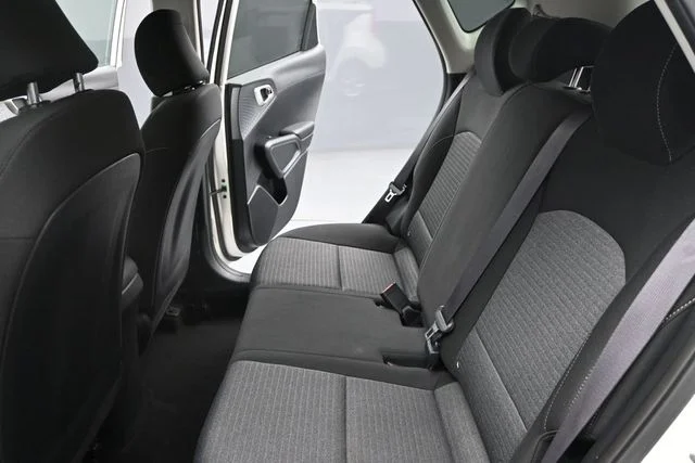 Used 2020 White Kia S image 19