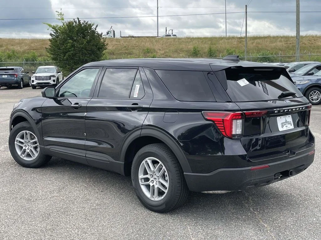 New 2026 Agate Black Metallic Ford Active 100A image 5