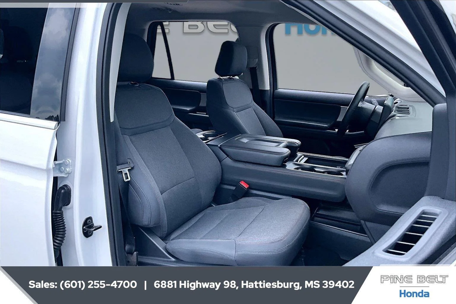 Used 2025 Oxford White Ford Active image 6