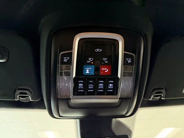 New 2026 Diamond Black Crystal Pearl-Coat Exterior Paint RAM Laramie image 22