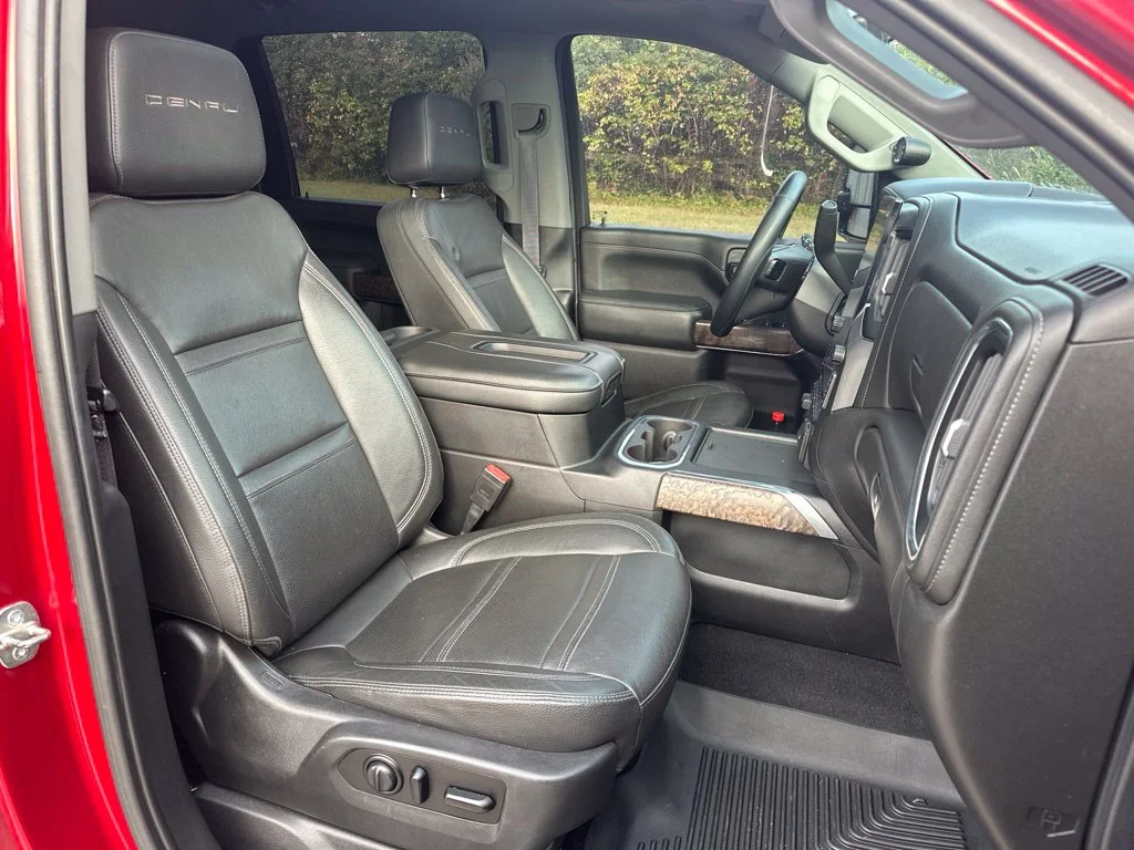 Used 2021 Cayenne Red GMC Denali image 27