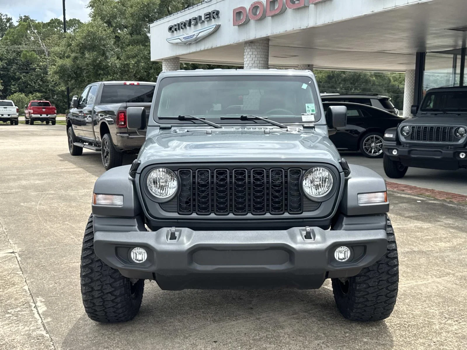 Used 2025 ANVIL CLEARCOAT Jeep Sport image 2