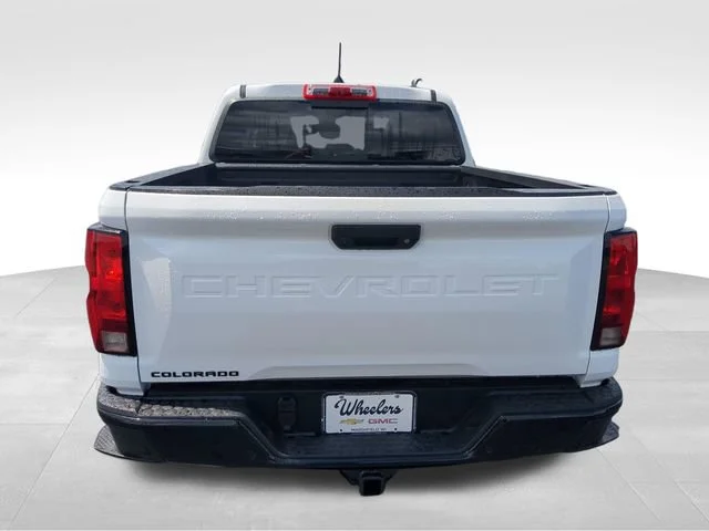 New 2026 Summit White Chevrolet Trail Boss image 4