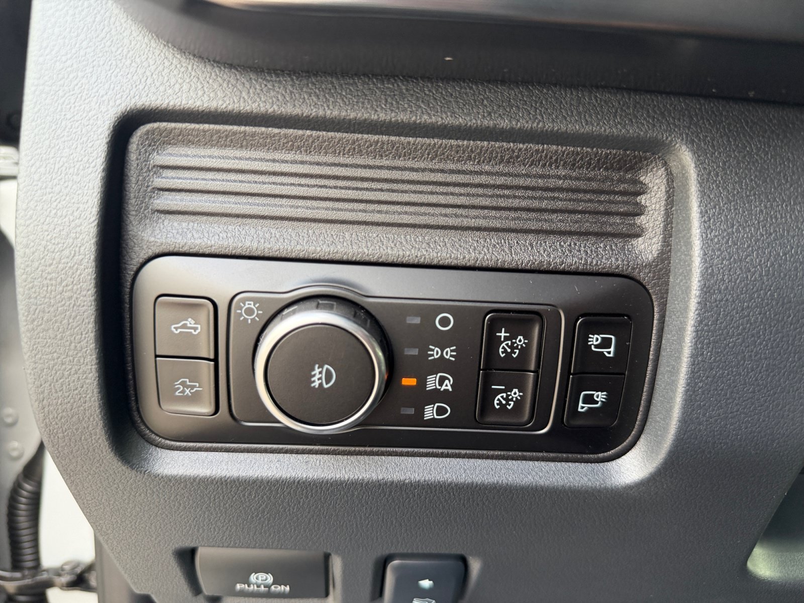 New 2026 Avalanche Ford LARIAT image 25