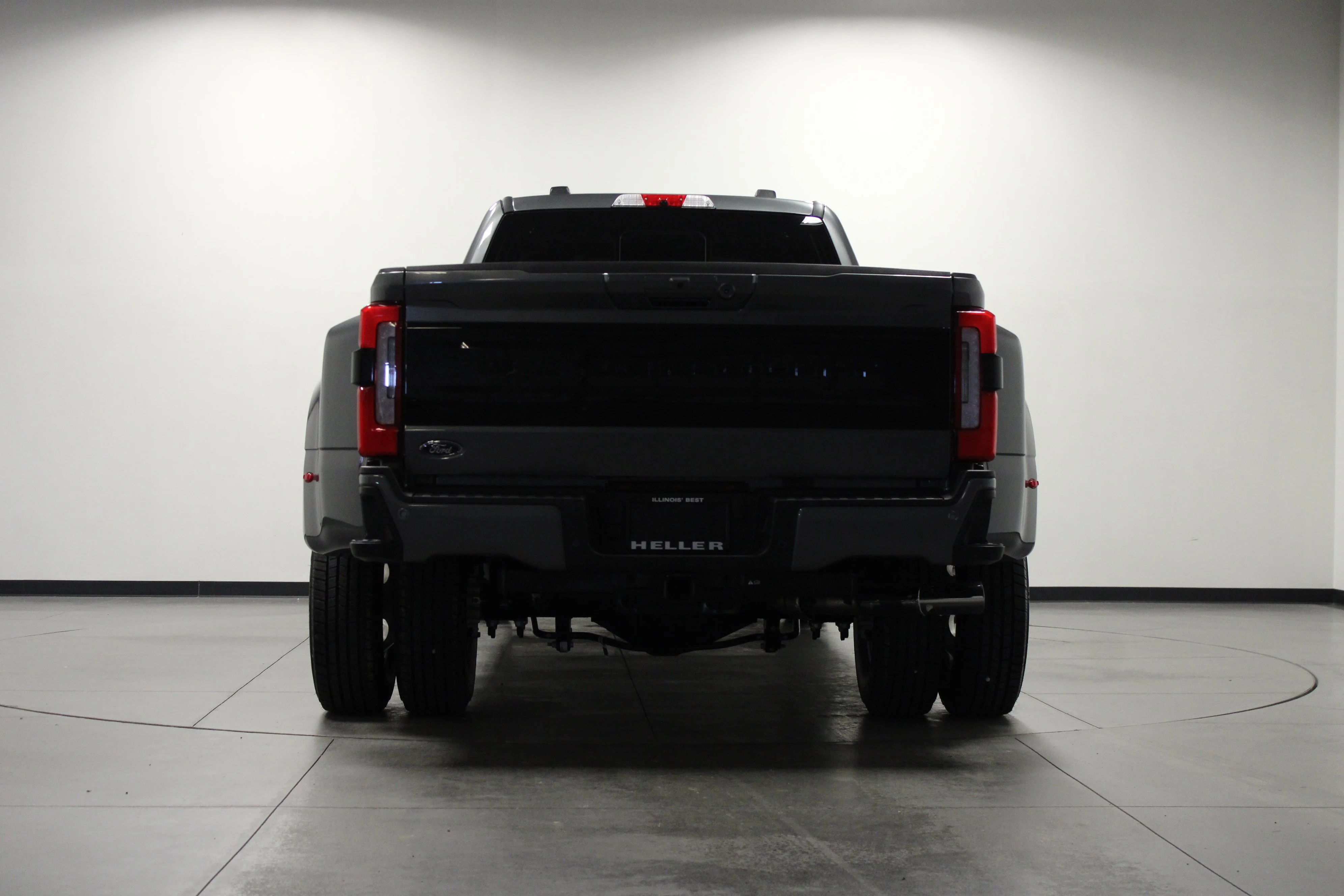 New 2026 Carbonized Gray Metallic Ford F-350® Platinum® image 5