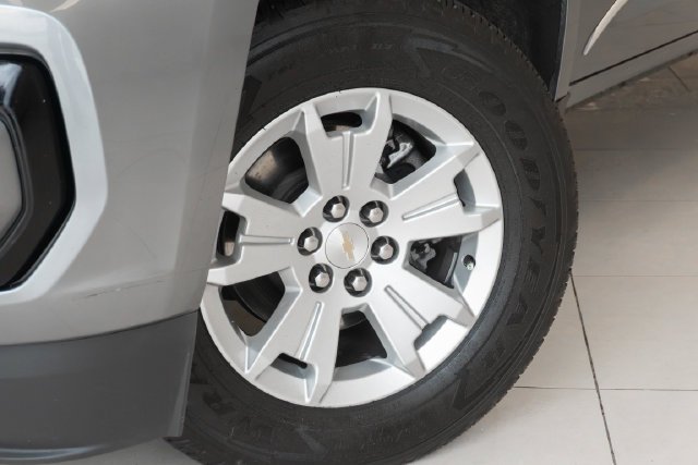 Used 2022 Gray Chevrolet LT image 2