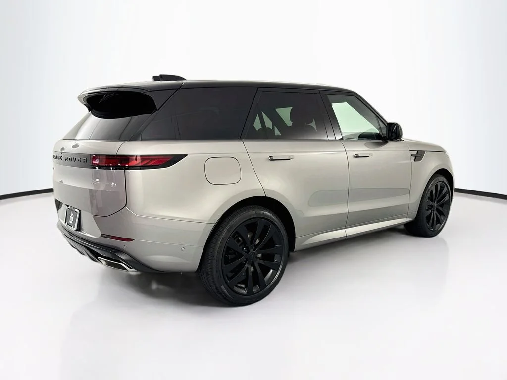 New 2026 Flux Silver Ultra Mettalic Gloss Land Rover Dynamic SE image 5
