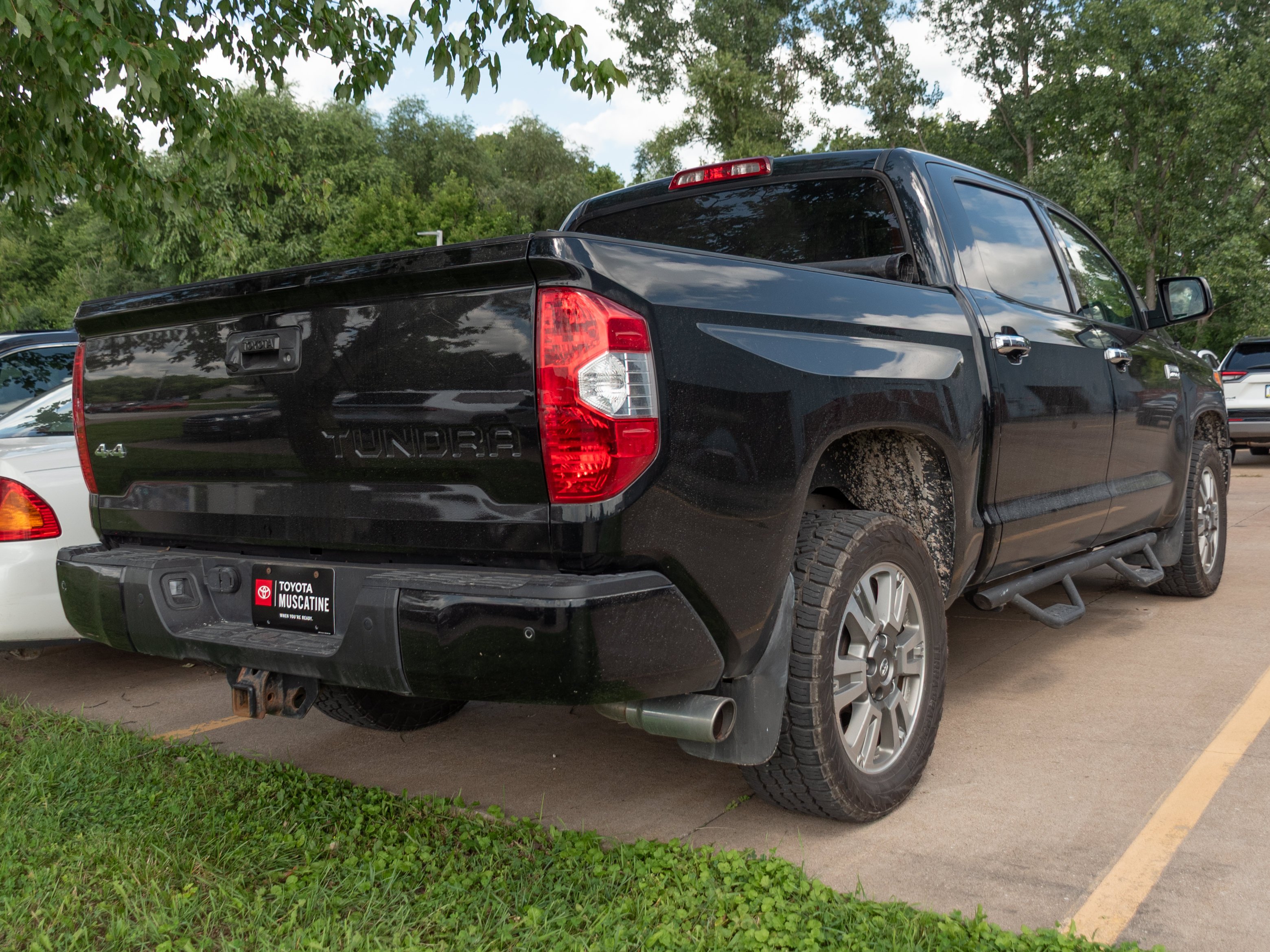 Used 2016 Black Toyota Platinum image 7