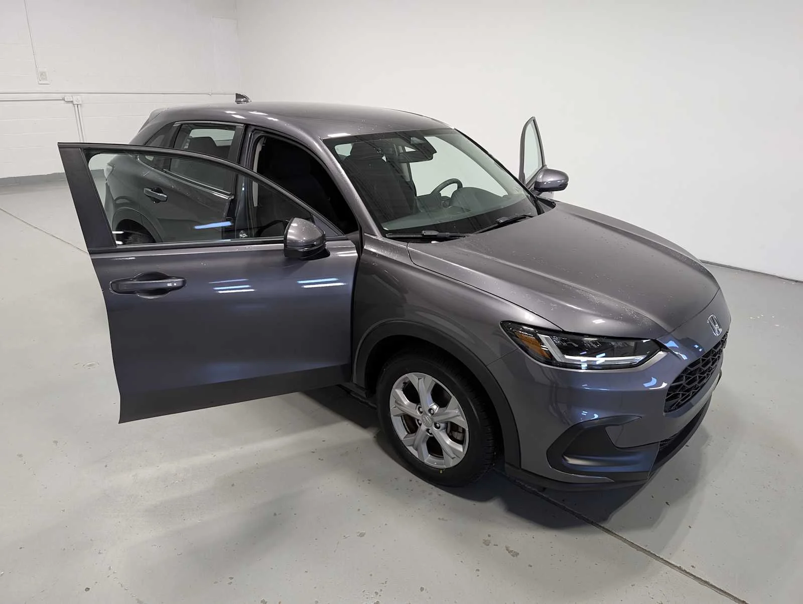 Certified Used 2024 Modern Steel Metallic Honda LX image 16