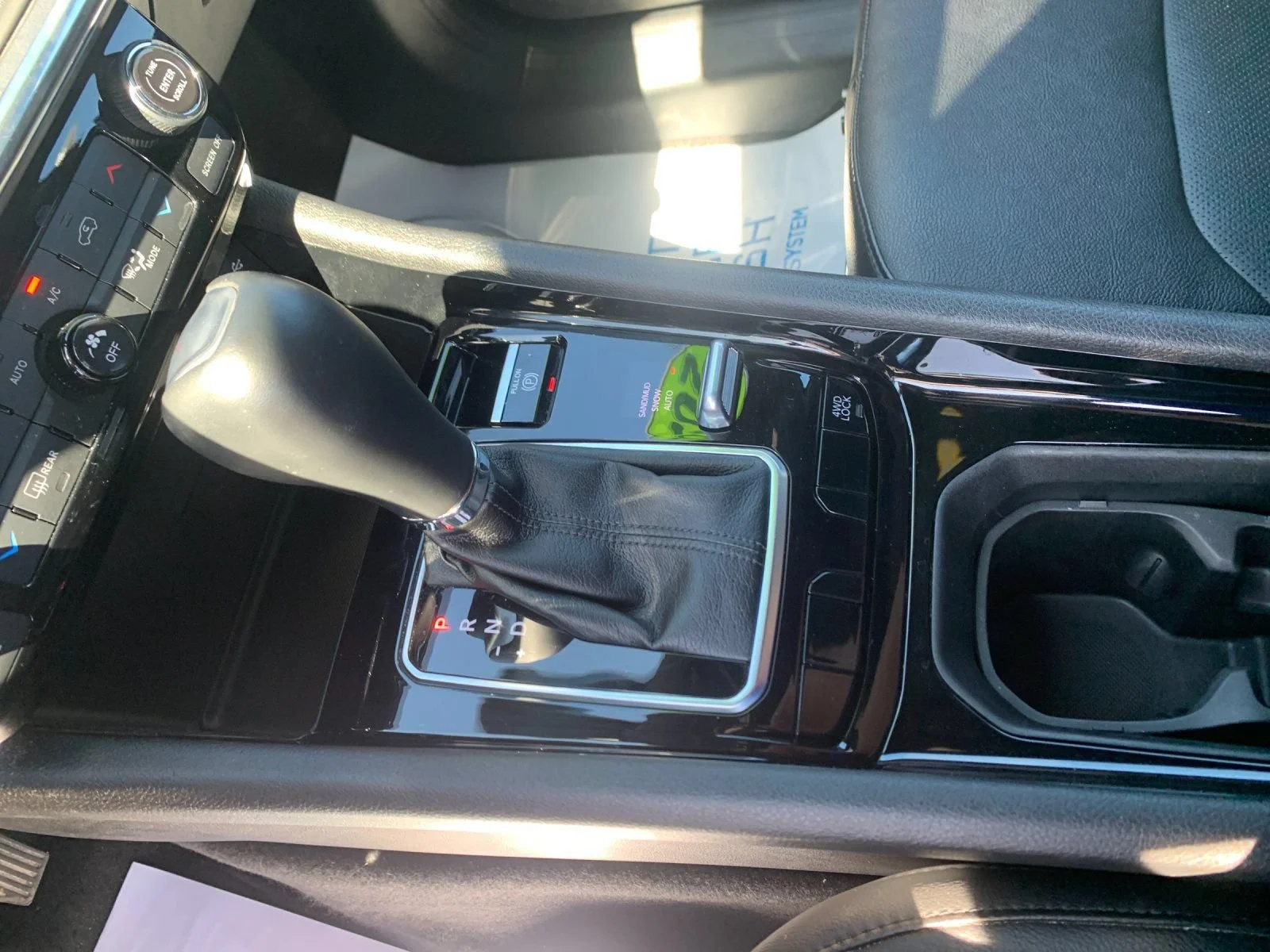 Used 2023 Gray Jeep Limited 4x4 image 23