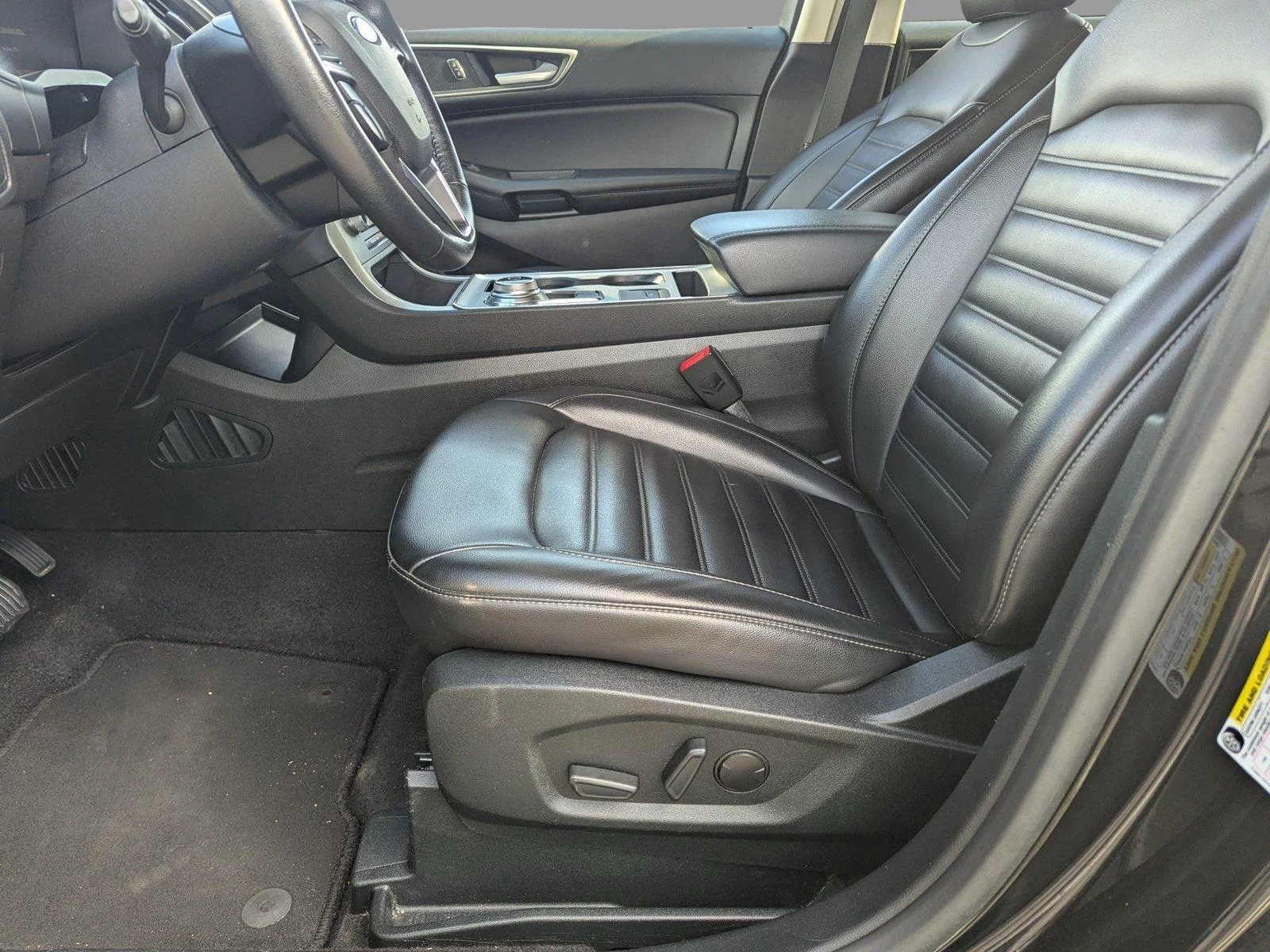 Used 2022 Agate Black Ford SEL image 12