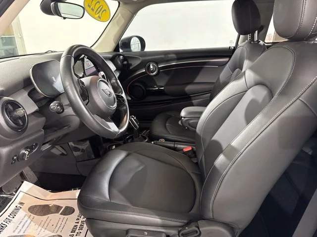Used 2022 Green MINI Oxford Edition image 16