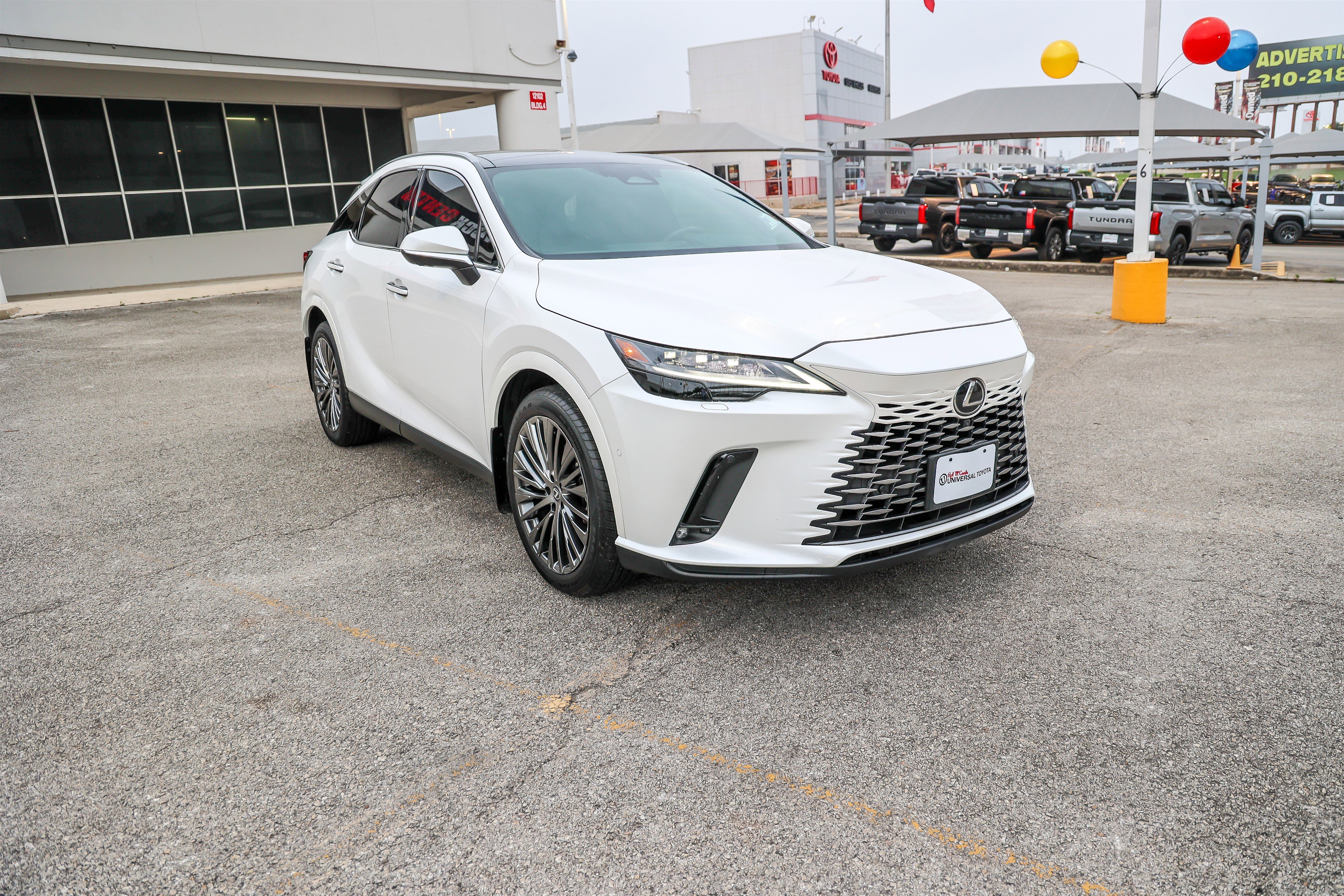 Used 2024 EMINENT WHITE PEA Lexus RX 350 Luxury image 4