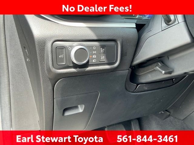 Used 2022 Gray Ford XLT image 31