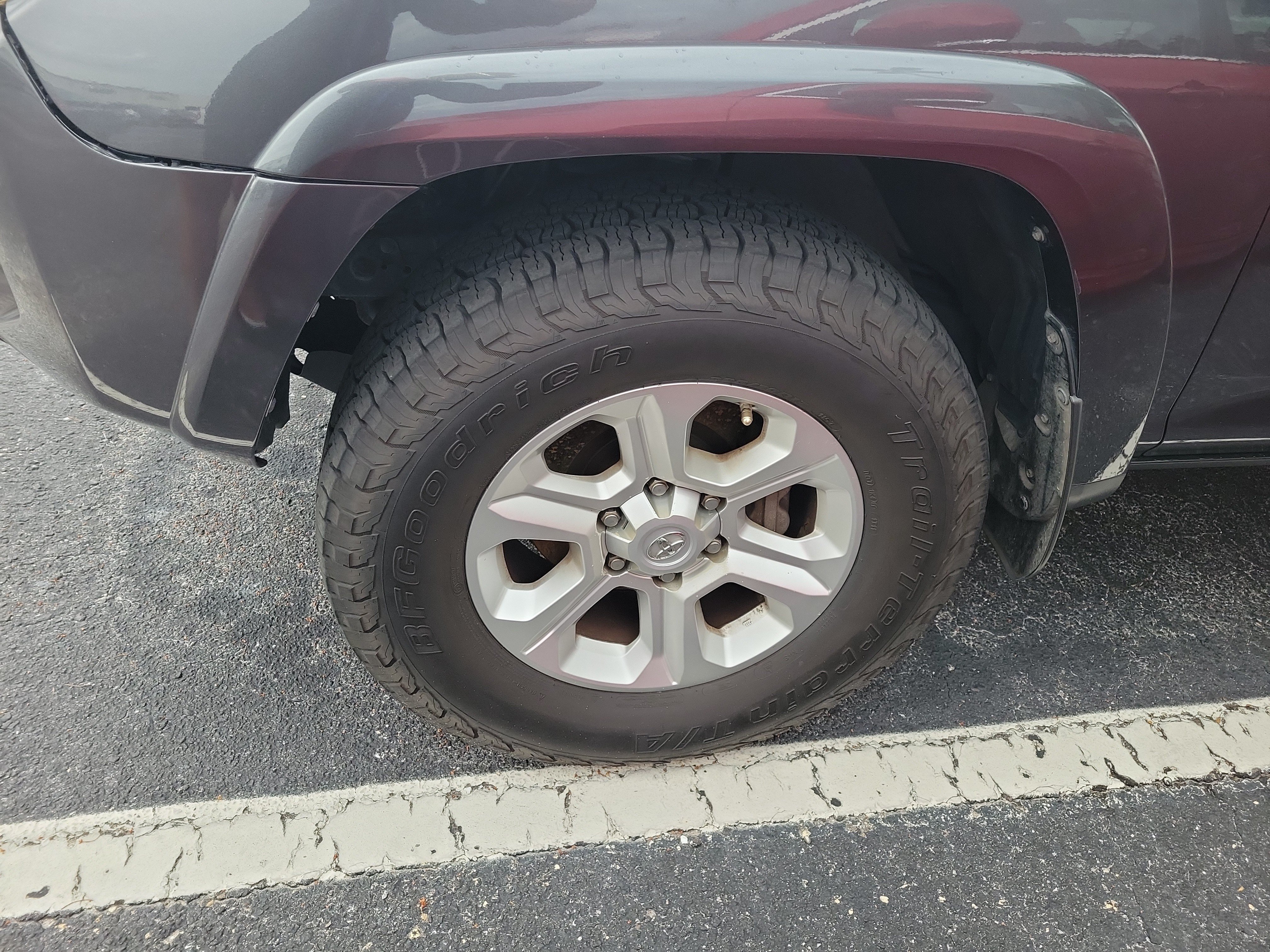 Used 2014 Magnetic Gray Metallic Toyota SR5 image 3